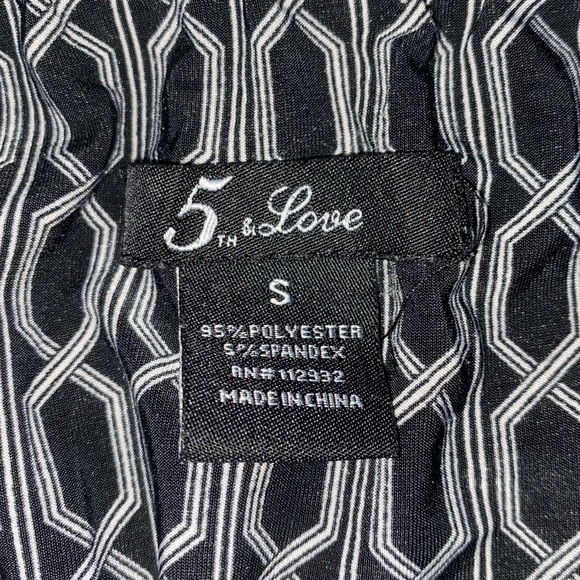 Black patterned romper - Picture 2 of 4